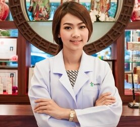 แพทย์จีนฎาฉัตร จันทร์แจ่ม